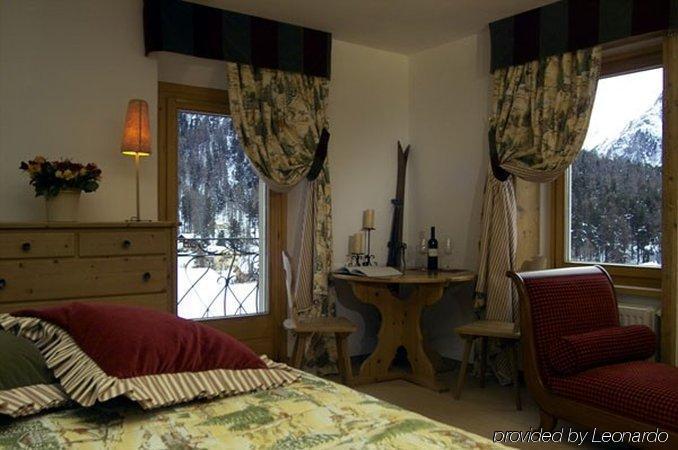 Hotel Bernina Pontresina Quarto foto